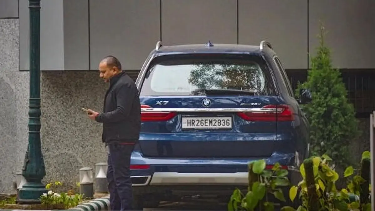Jharkhand CM Seized BMW Linked to Cash-Stashed