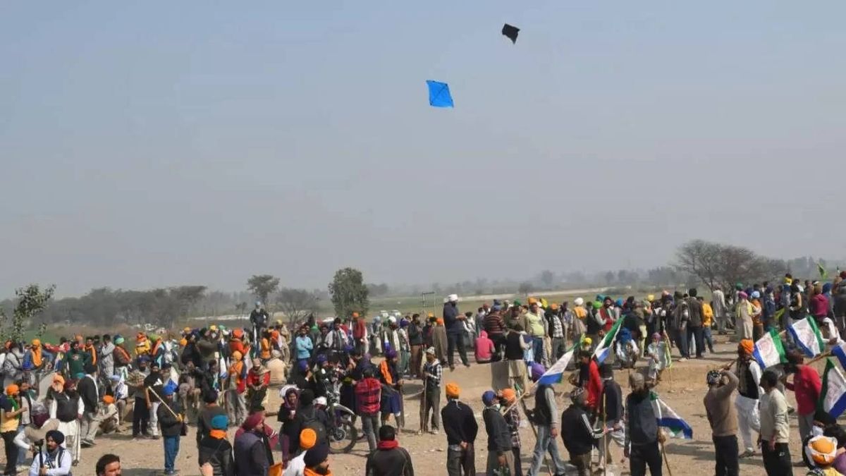 Farmers Fly Kites to Counter Tear Gas Drones in India
