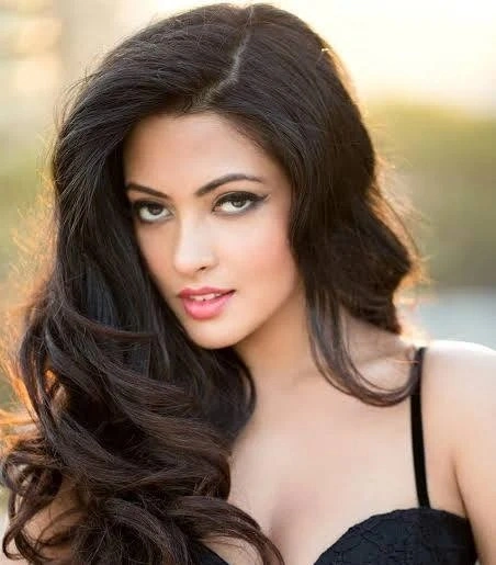 Riya Sen