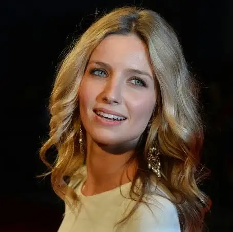 Annabelle Wallis